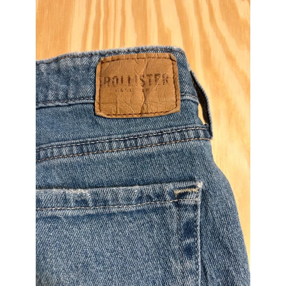 Hollister Low-Rise Baggy Jeans Medium Wash Wide Leg Denim W26R 2R - Picture 2 of 6
